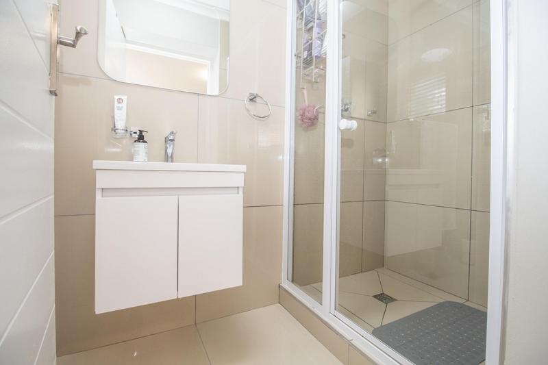 To Let 3 Bedroom Property for Rent in Meadowridge Western Cape